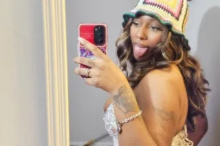 COME SEE ME 😘😘😘 - Image 1